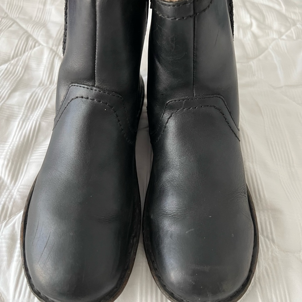 UGG booties sz 10 with fur lining